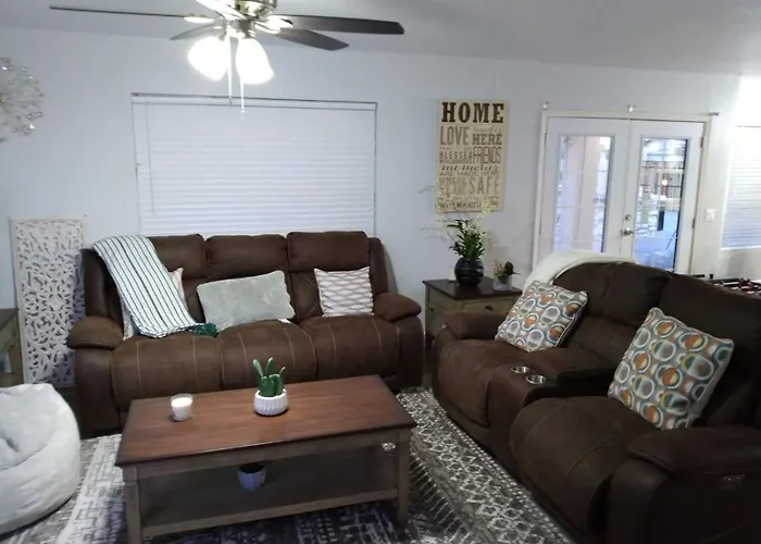 Fernandez House